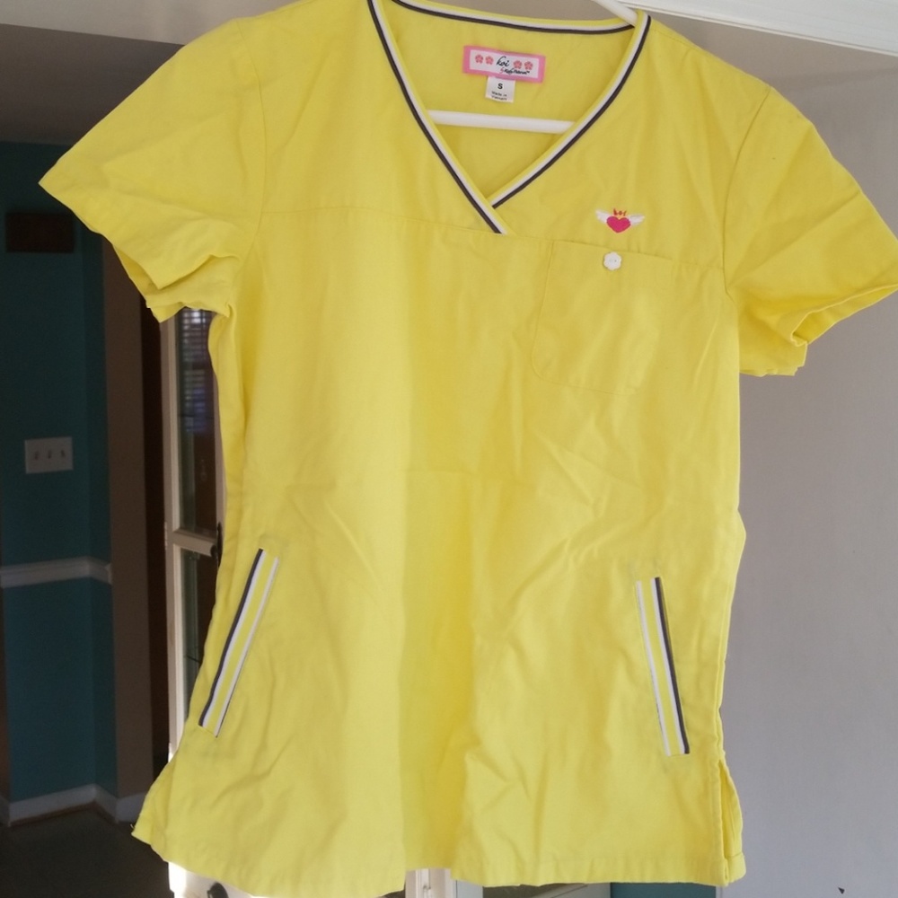 Gently used yellow koi scrub top